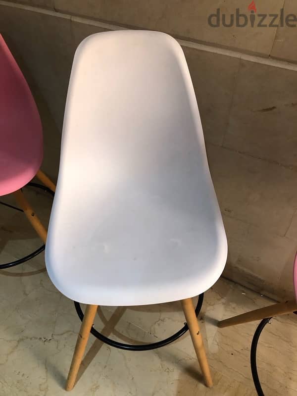 3 high chairs / bar chairs. 60$ 1