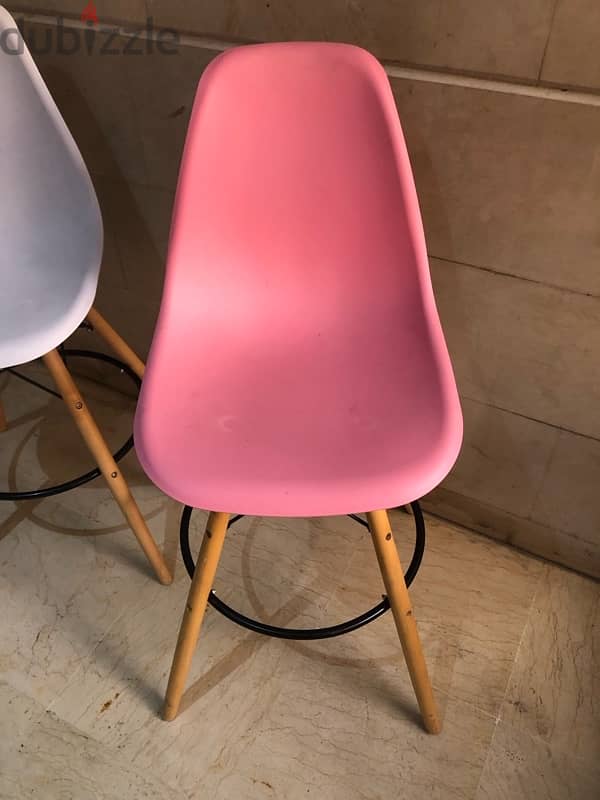 3 high chairs / bar chairs. 60$ 5