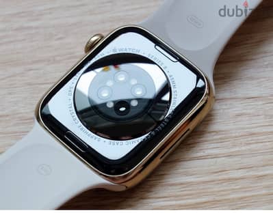 apple watch s8 45m used in a very good condition