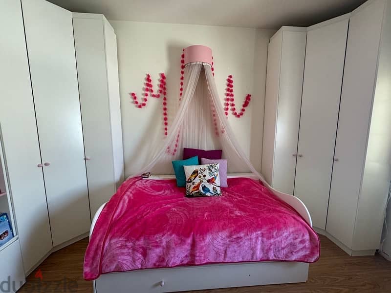 girl bedroom 0