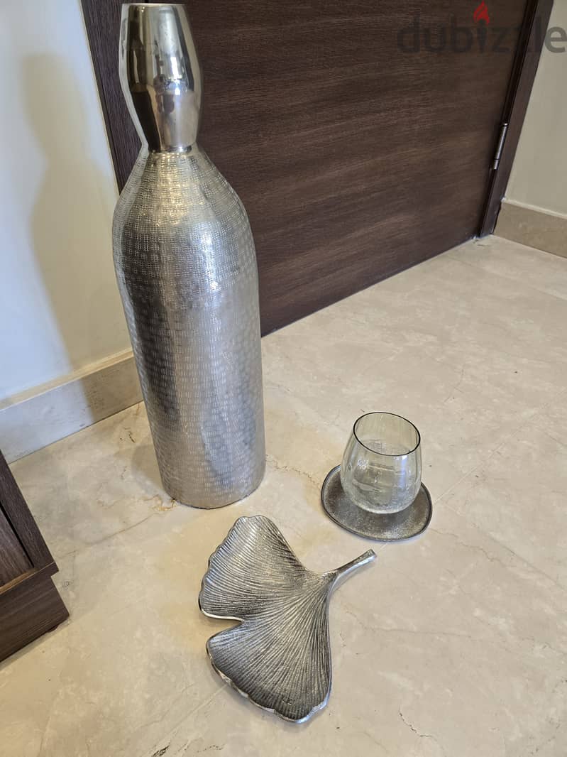 4 pieces Big silver vase + candle holder شمعدان 1