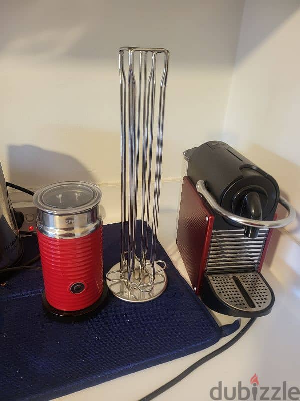 nespresso Machine milk machine and coffee holder 1