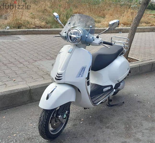 vespa 300 gts 2