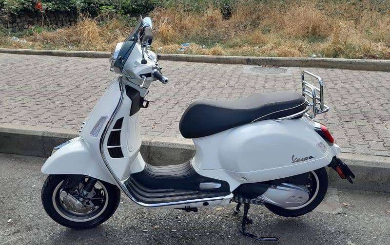 vespa 300 gts 4