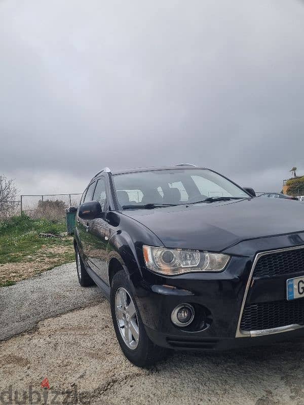 Mitsubishi Outlander 2010 0