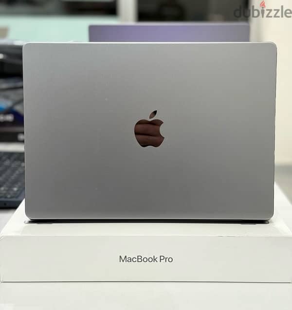 Macbook Pro M1 Pro 1TB ssd 32gb Ram 1