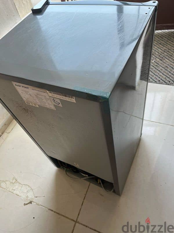 refrigerator small as new براد صغير شبه جديد 3