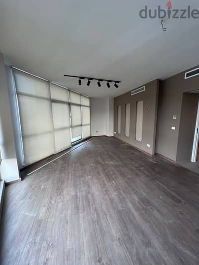 Luxurious Office for rent in Hazmieh - مكتب للإيجار في الحازمية