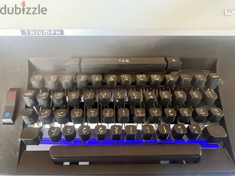 typewriter Dactilo / dactylo Truimph Germany آلة كاتبة داكتيلو 1