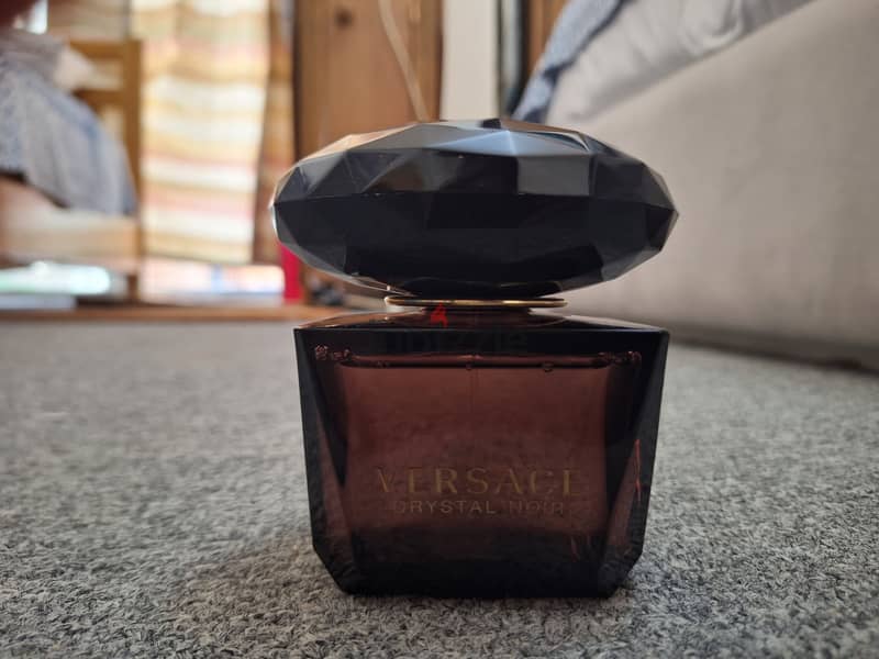 Versace crystal noir 1