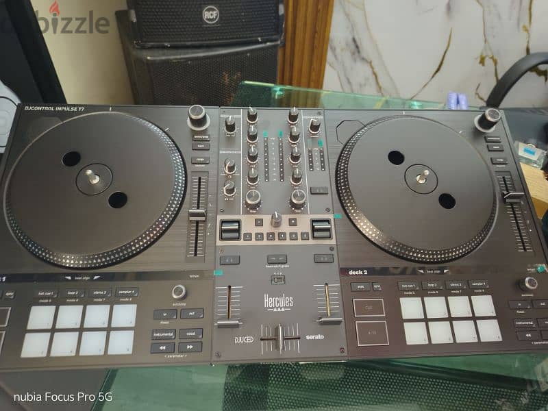 Hercules DJ controller inpulse T7 3