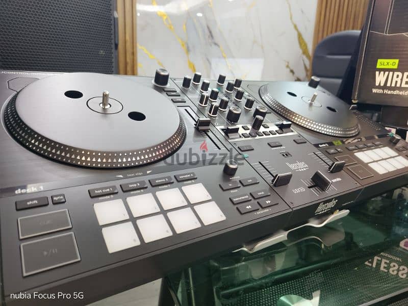 Hercules DJ controller inpulse T7 4