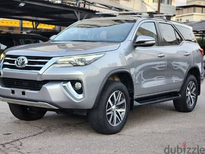 Toyota Fortuner 2016 VX-R V6 low km