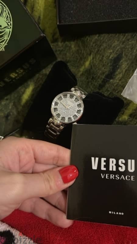 Luxurious VERSACE watch for women 1