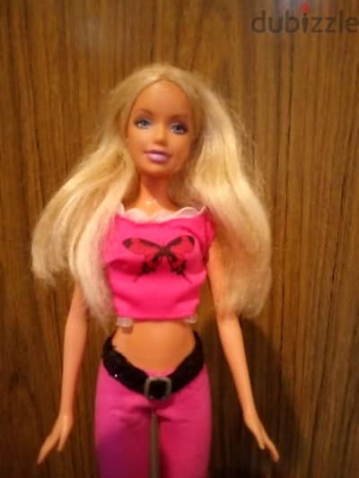 Barbie Mattel wearing still good doll 2006 bending legs=22$