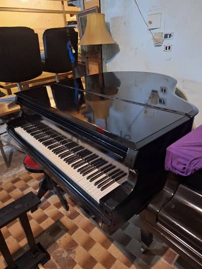 piano colour glossy black like new tuning warranty