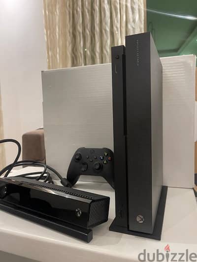 Xbox one x project scorpio limited edition mint condition