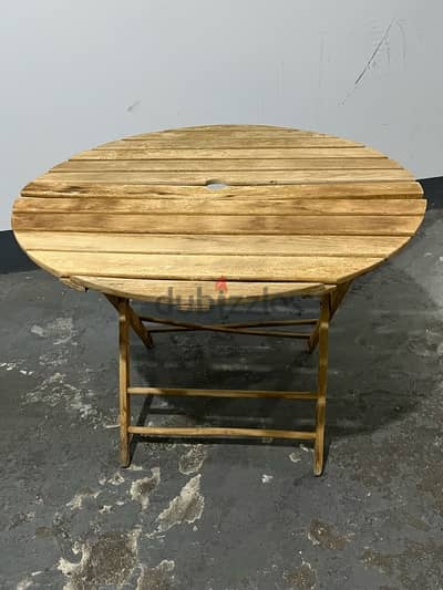 wooden round table