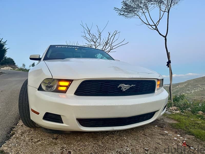 Ford Mustang 2010 super clean 0