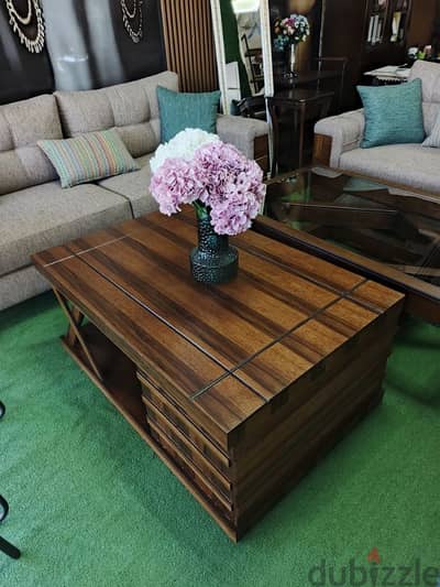 Center wood table طاولة نصف موبيليا