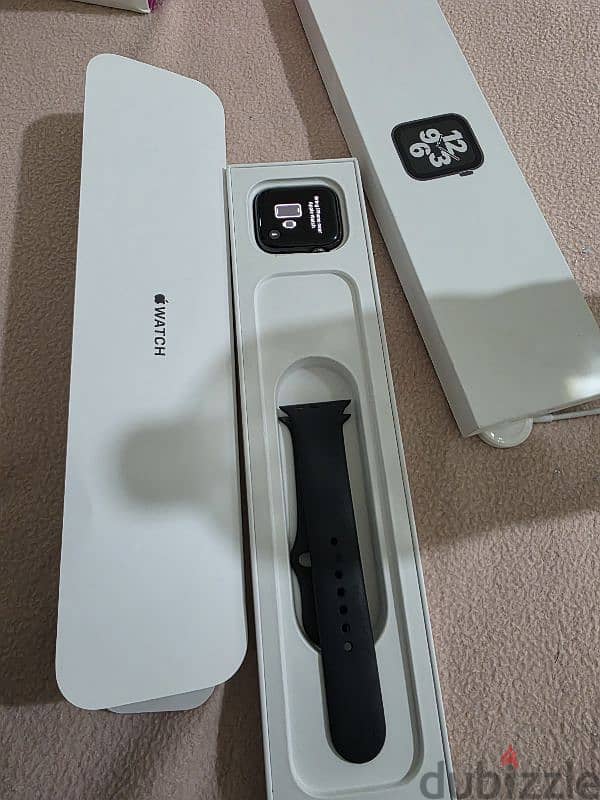 apple watch se /airpods 4