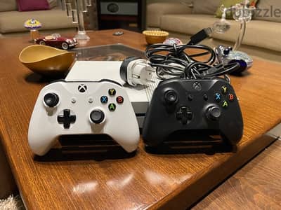 Used Xbox One S (1TB) – Mint Condition + 2 Controllers & 6 Games