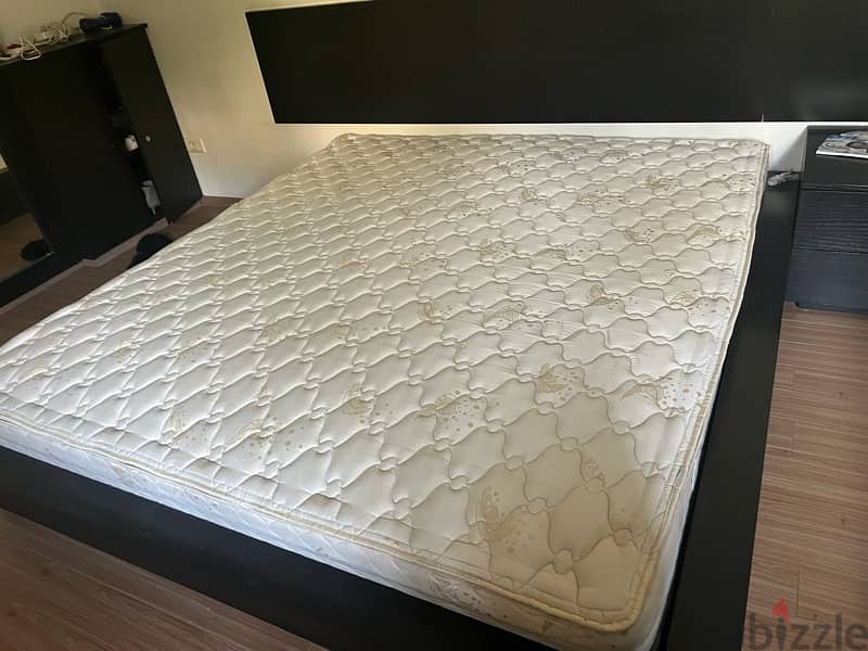 fap mattress in bedroom 0