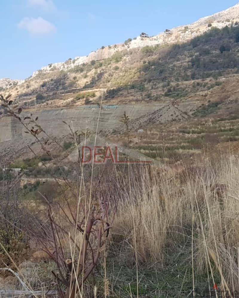 Land for sale in Hrajel عقار للبيع في حراجل 1