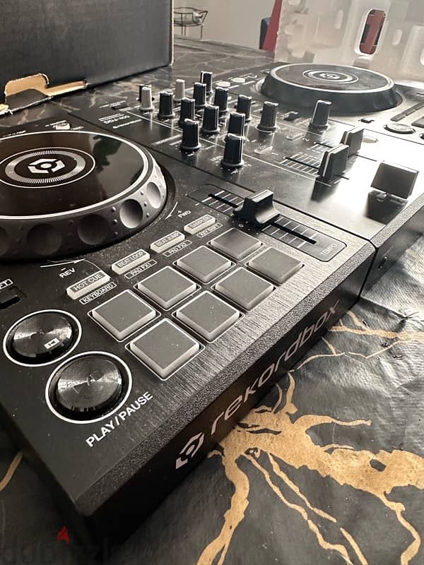 Ddj 400 like new 2