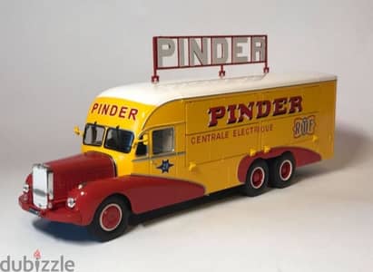 Bernard 28 Electricity supplier truck (Pinder Circus 1951) scale 1;43