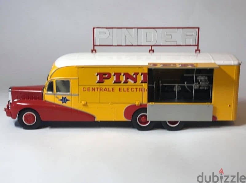 Bernard 28 Electricity supplier truck (Pinder Circus 1951) scale 1;43 8