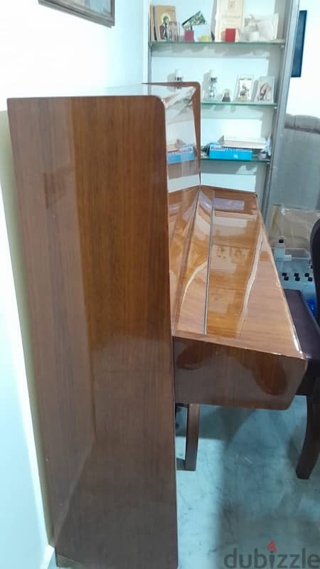 piano for sale in good conditions 1