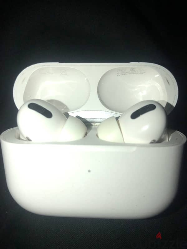 Apple Airpods Pro 1 USED LIKE NEW 2