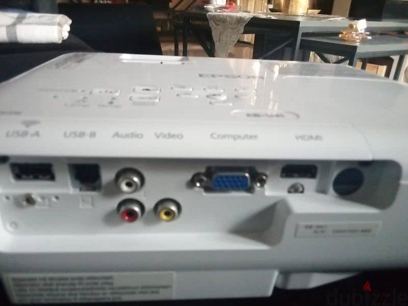 Epson projector with screen 3x3m only for 500$ original price 750$ 2