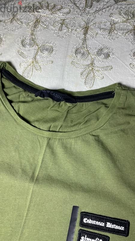 military green tshirt size small 1