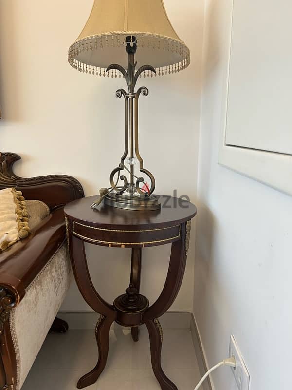 lamp and table for salon decoration 1