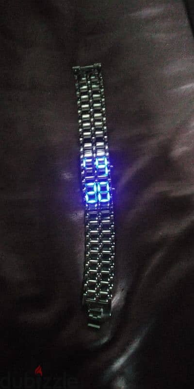 ساعه led مميزه ماشيه تمام 0