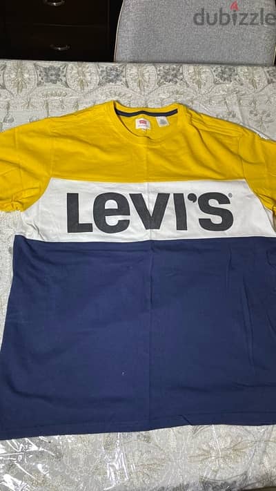 levis Tshirt size Medium