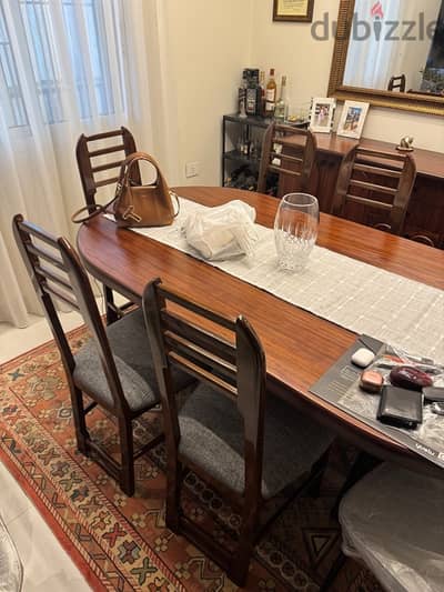 Used Dining chairs like new