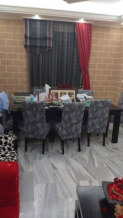 Dining table with chairs (طاولة سفرة كتير مرتبة)