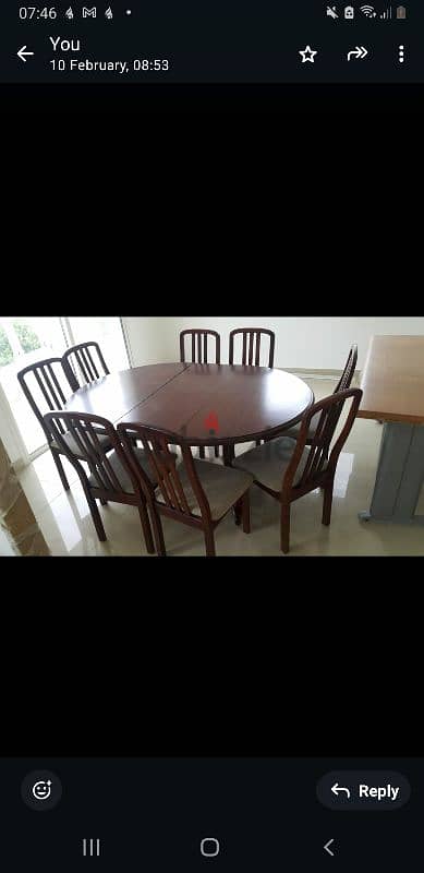 dining table with 8 chairsطاولة سفرة خشب بحالة جيدة بسعر مغر جدا