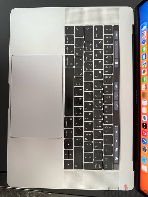 MacBook Pro 15” (2017) with Touchbar 6