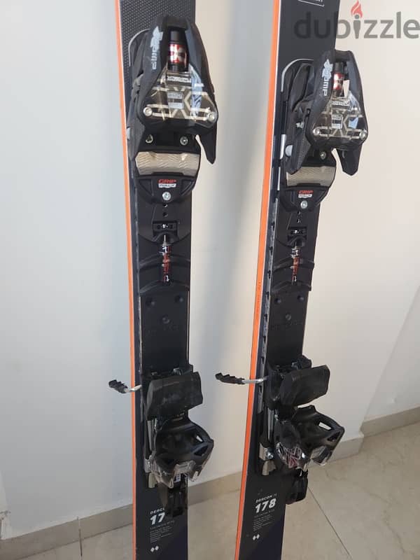 Ski Volkl deacon 3