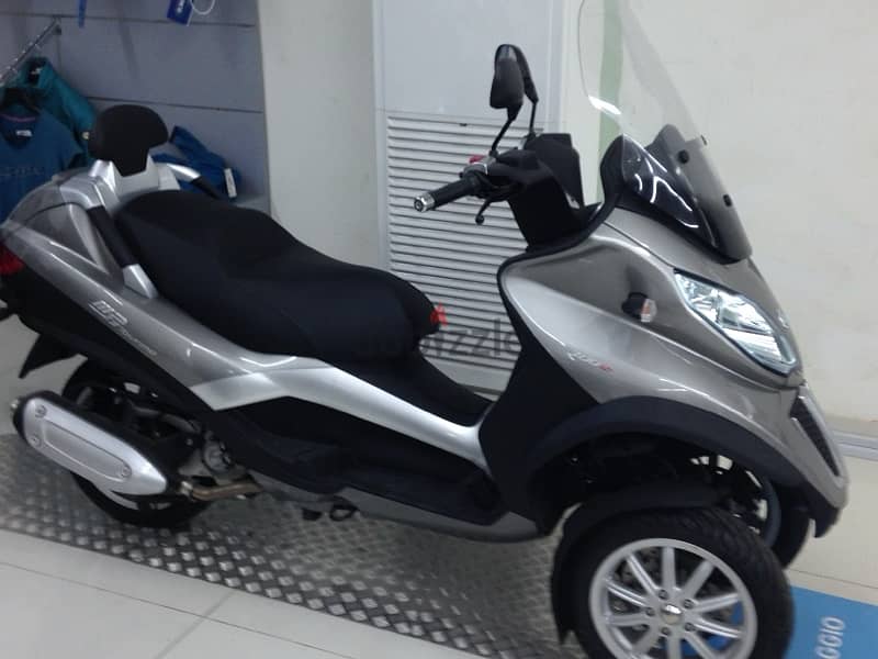 Piaggio MP3 300 cc 1