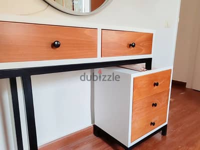 Dressor and 2 nightstands