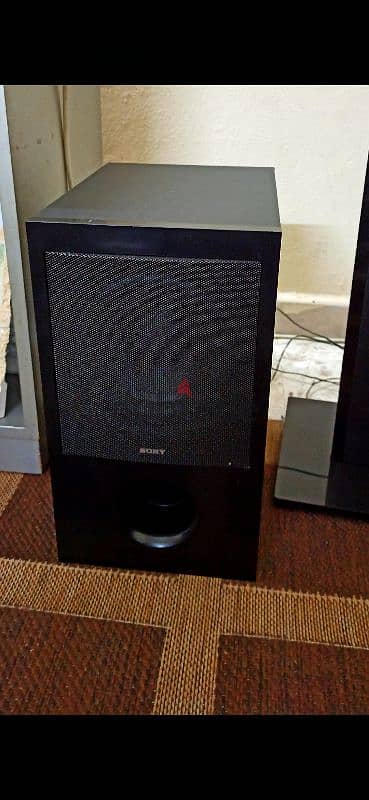 Sony surround system  5.1   1000 watts 5 speakers and subwoofer 1