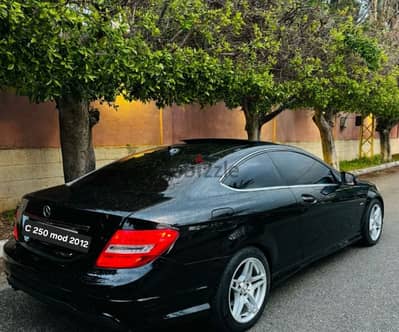 Mercedes-Benz C 250 coupe model 2012 super clean