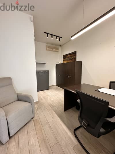 MODERN REFURBISHED OFFICE. FULLY FURNISHED.