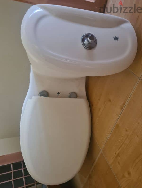 toilet seat and Built in Gas oven 60cm for sale 0