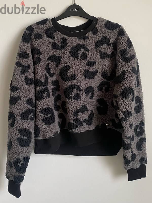 DKNY sweater 0